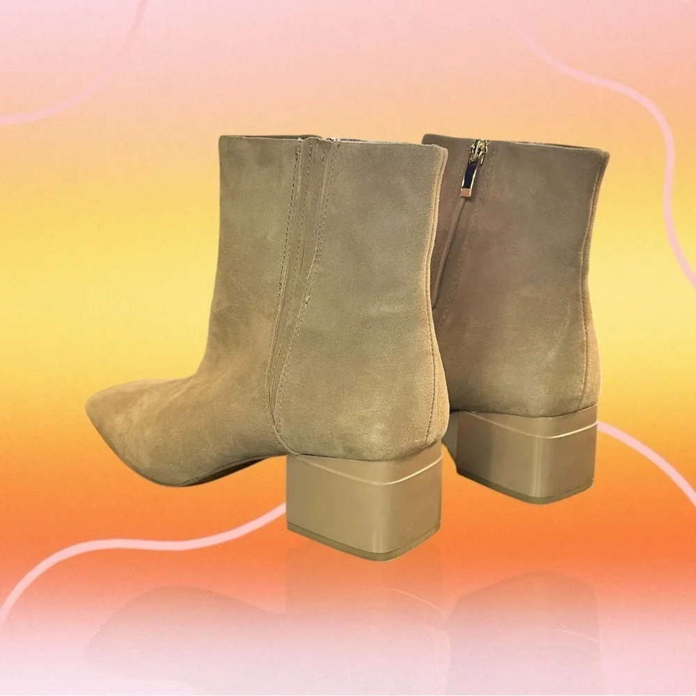 Franco Sarto ‘Waxtona’ Beige / Nude Genuine Suede Block Heel Ankle Boots Size 9